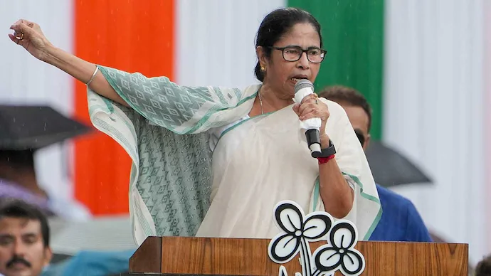Mamata Banerjee's 'Don’t Teach Me' Retort to the Center Over Bangladesh Refugees Dispute
