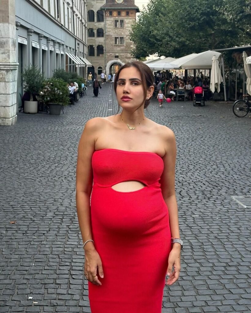 Photos: Sonnalli Seygall Stuns in Maternity Fashion, Rocks a Strapless Bodycon Dress