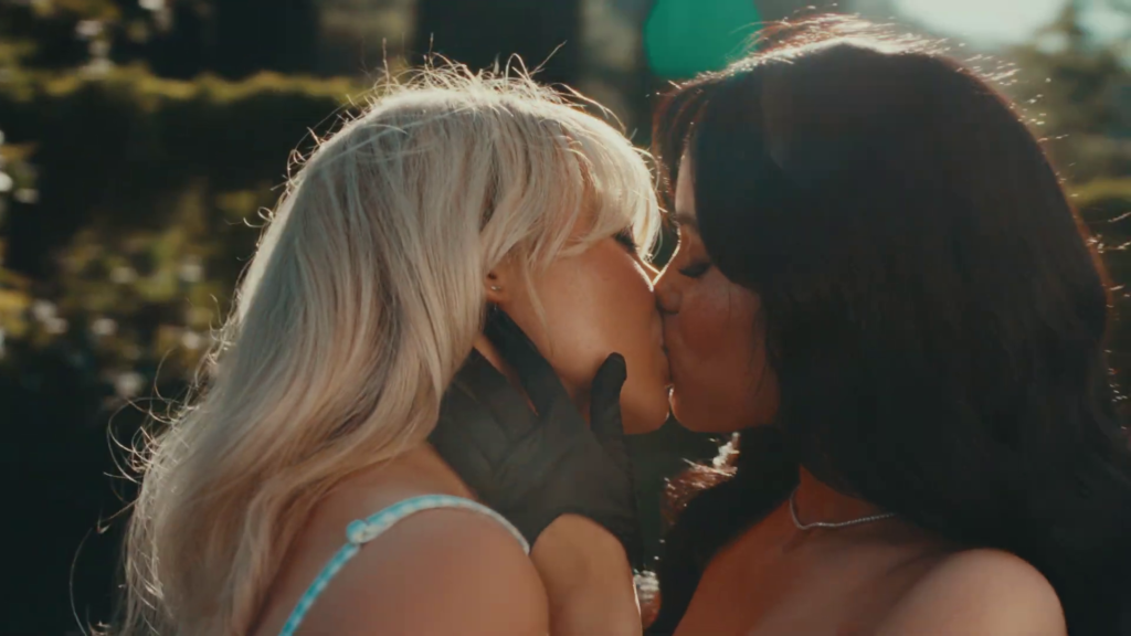 "Wednesday Star Jenna Ortega and Sabrina Carpenter Share a Passionate Kiss in Viral Video, Sending the Internet into a Frenzy! Fans React, 'A Match Made in Heaven!'"
