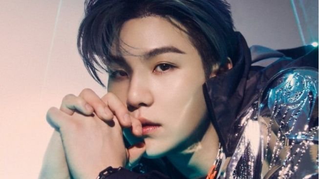 When BTS’s Suga 'Tied the Knot' with a Fan Through a Signed Contract