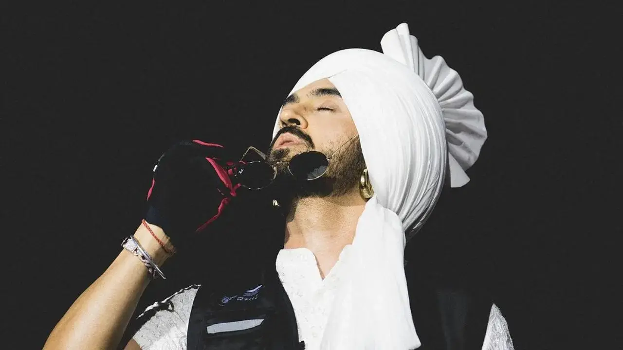 “Diljit Dosanjh’s Genius Move: Swaps Alcohol Lyrics with ‘Coke’ at Hyderabad Concert”