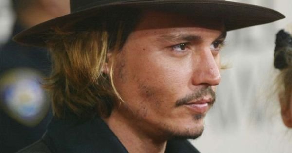 Johnny Depp’s Monthly Expenses: The Shocking Truth Behind His $200K Private Jet and $30K Wine Habit