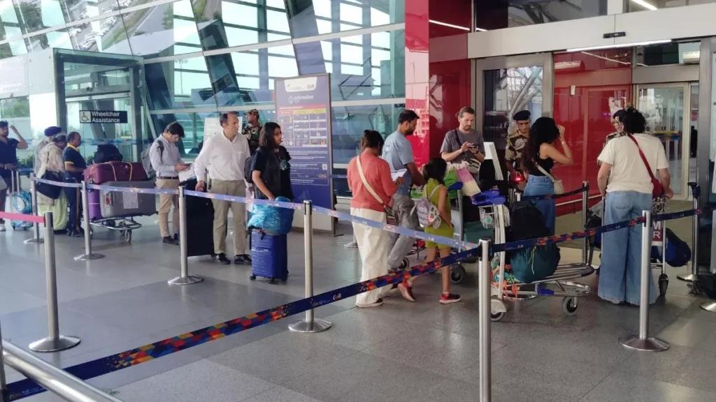 Travel Alert: Delhi Airport Urges Caution as India-Pakistan Tensions Rise