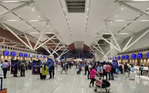 Travel Alert: Delhi Airport Urges Caution as India-Pakistan Tensions Rise